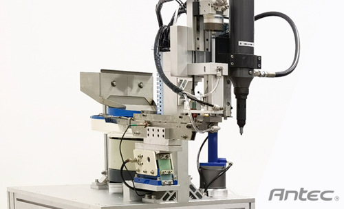 氣動全自動鉚螺母槍-機械臂實現無人化操作